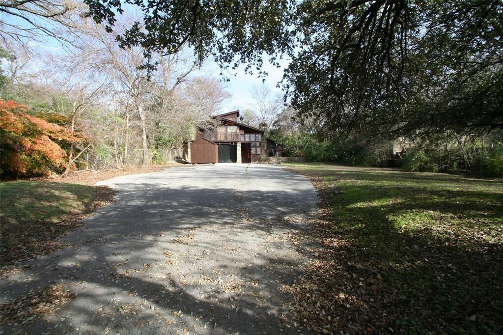 Property Photo:  4838 Williams Spring Road  TX 76135 