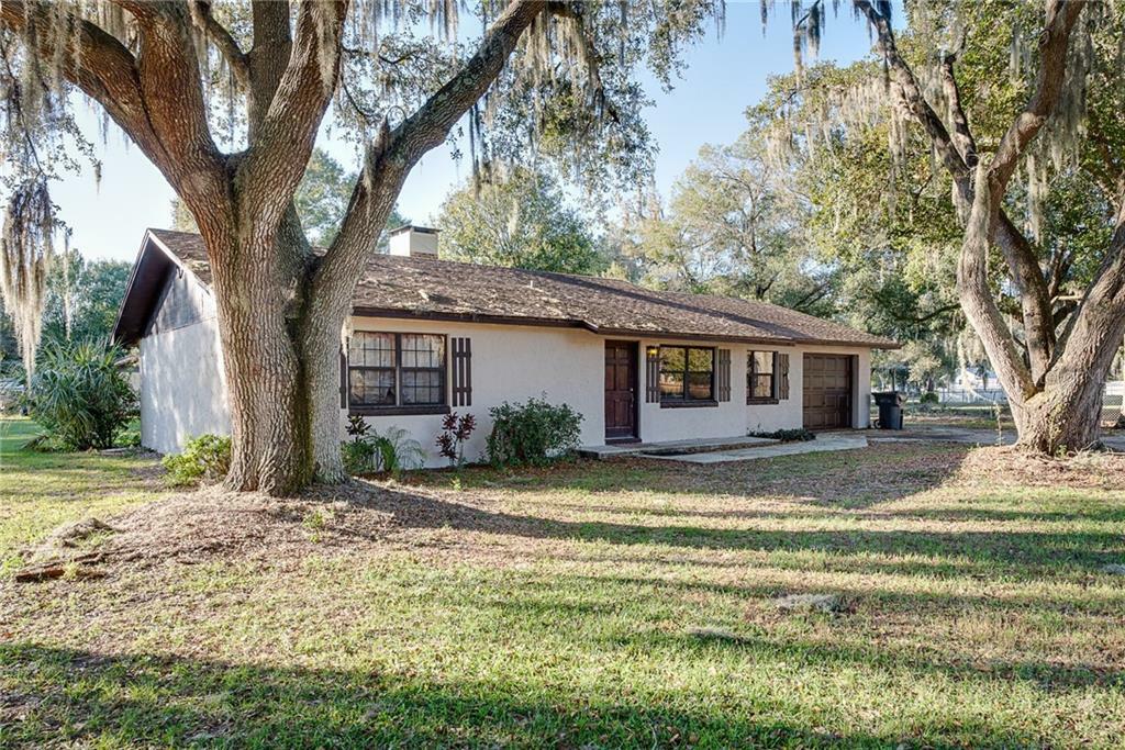 Property Photo:  6005 Woodale Drive  FL 33811 