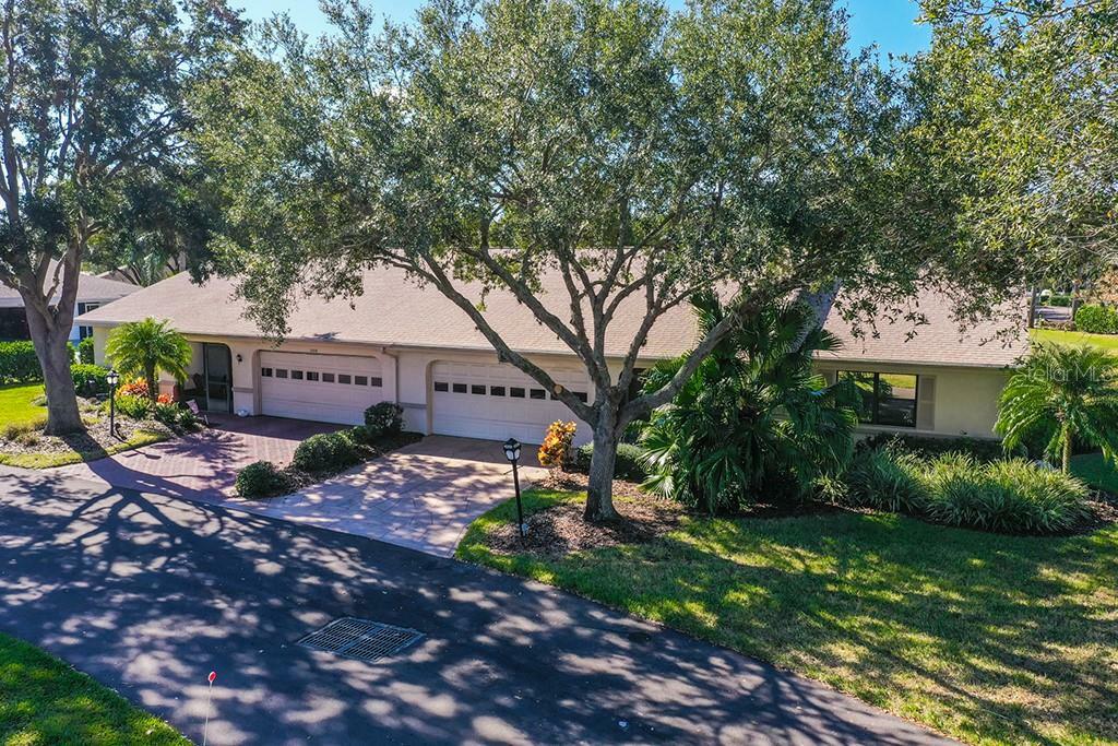 Property Photo:  2517 Langtree Court  FL 33573 