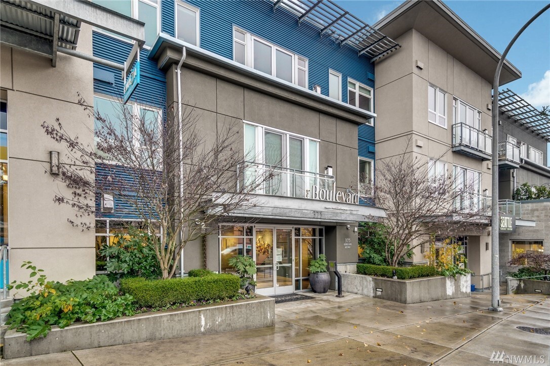 Property Photo: 375 Kirkland Avenue 150 WA 98033
