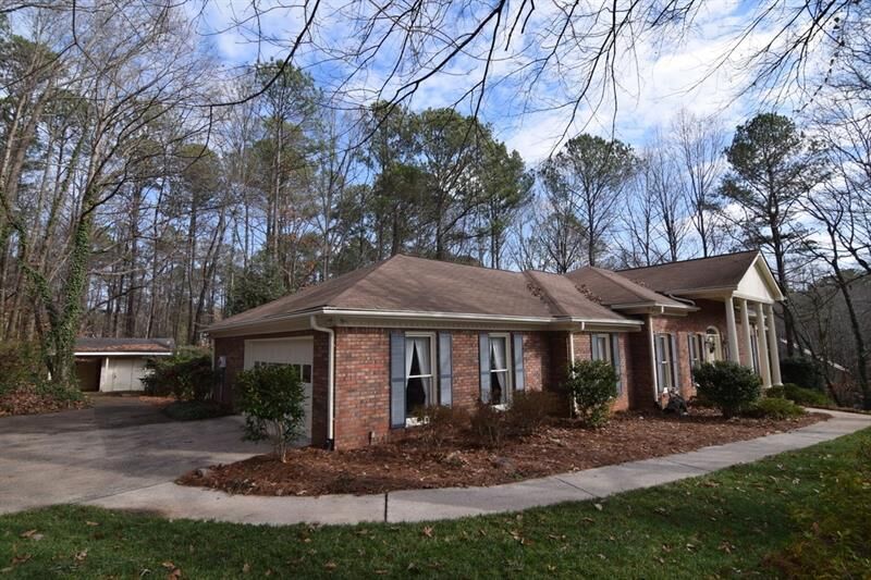 Property Photo: 3755 Sawanee Drive 30062