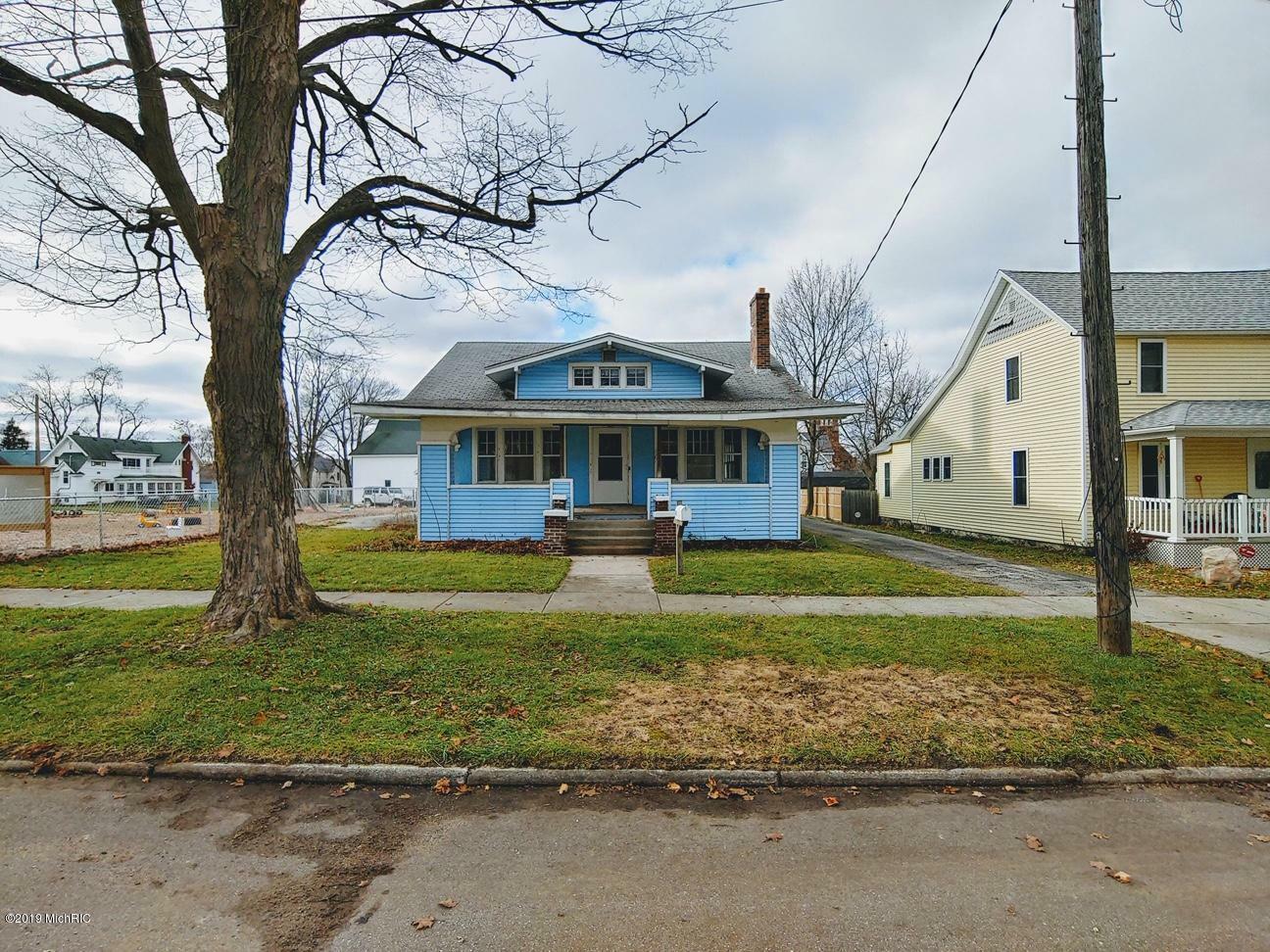 Property Photo:  415 Alderman Street  MI 48809 