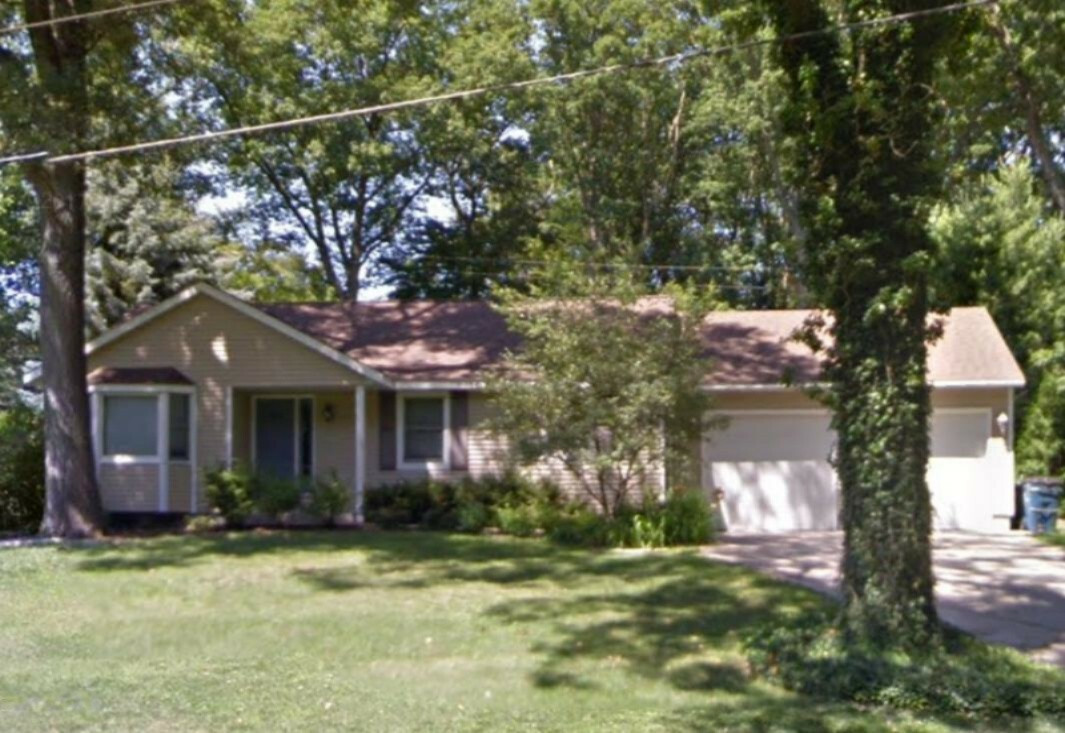 Property Photo:  400 Wellesley Drive  MI 49441 