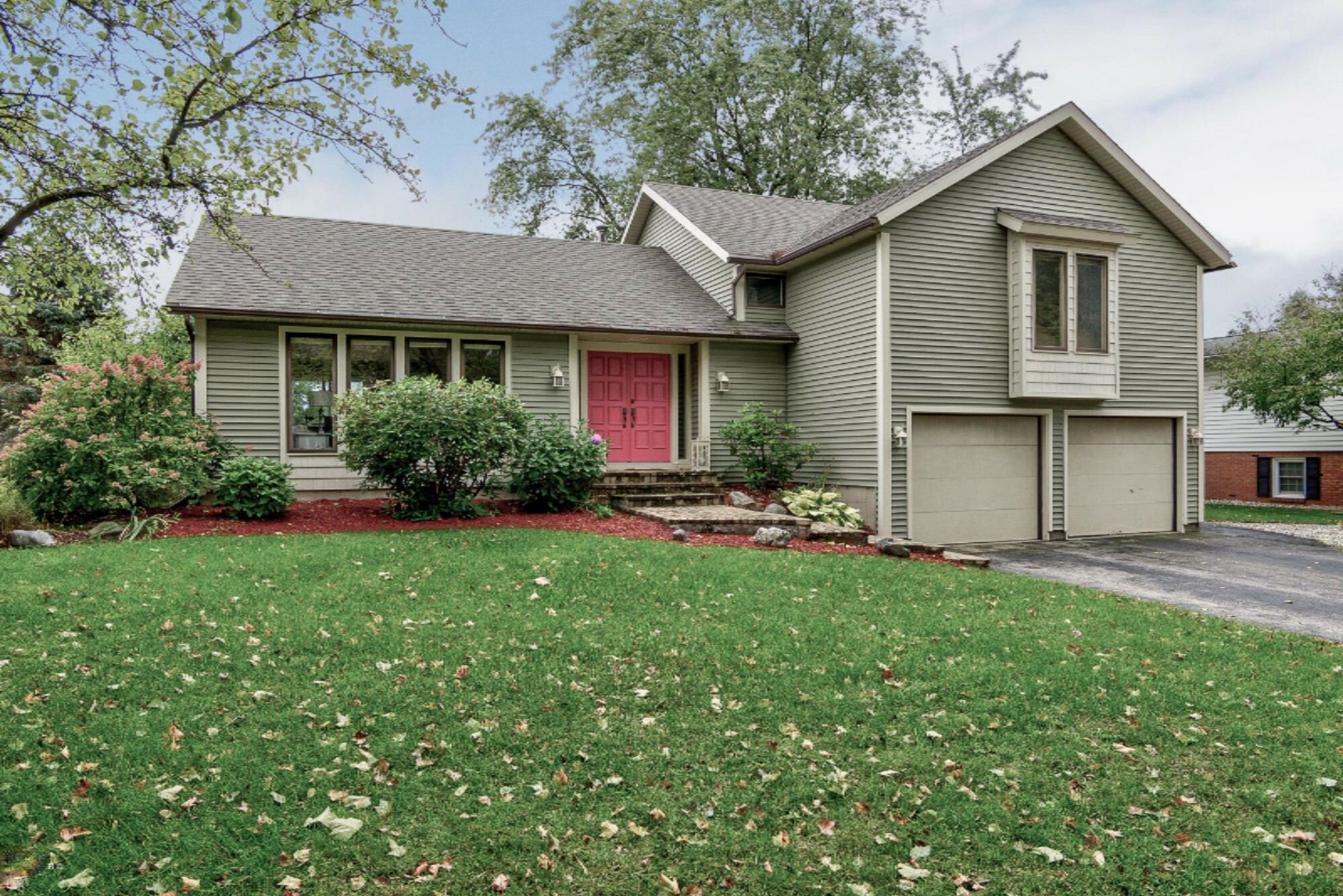 Property Photo: 748 Crestview Street MI 49423