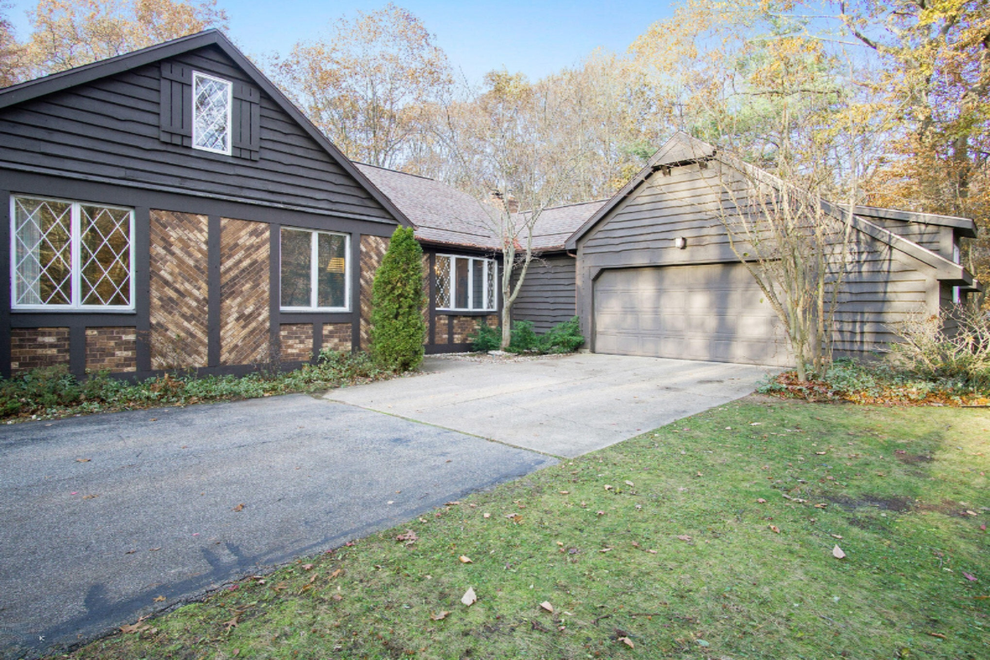 Property Photo: 18593 Pawnee Drive MI 49456
