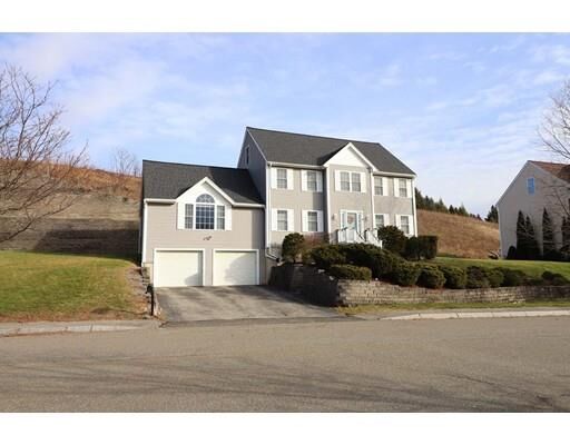 Property Photo:  8 Overlook Circle  MA 01835 