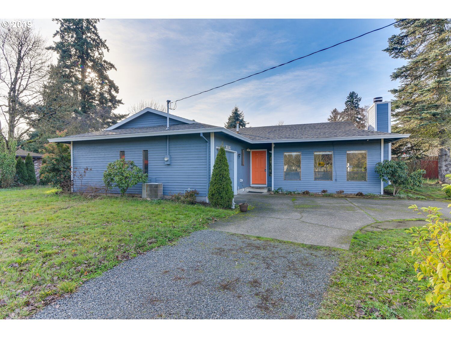 Property Photo:  8686 SE Clackamas Rd  OR 97015 