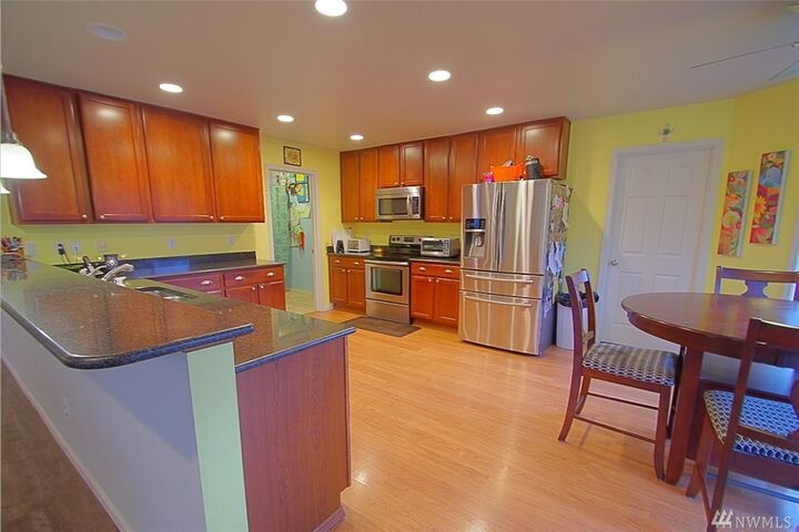 Property Photo:  19526  100th Street E  WA 98391 