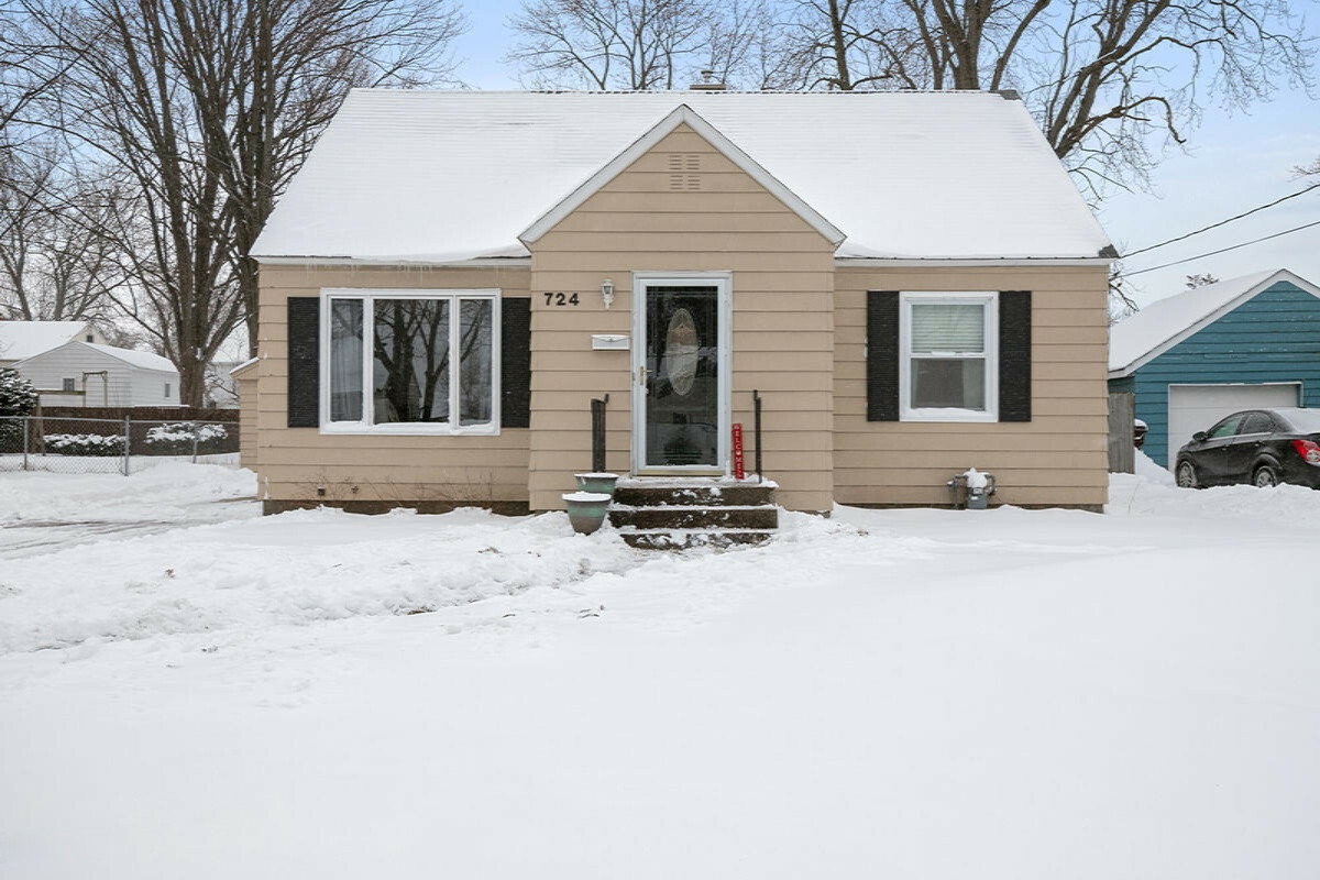 Property Photo:  724 Cricklewood Street SW  MI 49509 