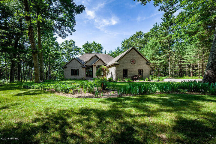 1185 Shore Walk Lane  Whitehall MI 49461 photo