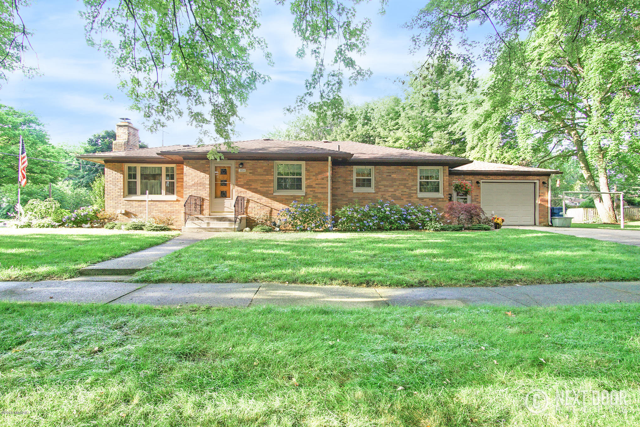 Property Photo: 1050 Park Avenue MI 49417