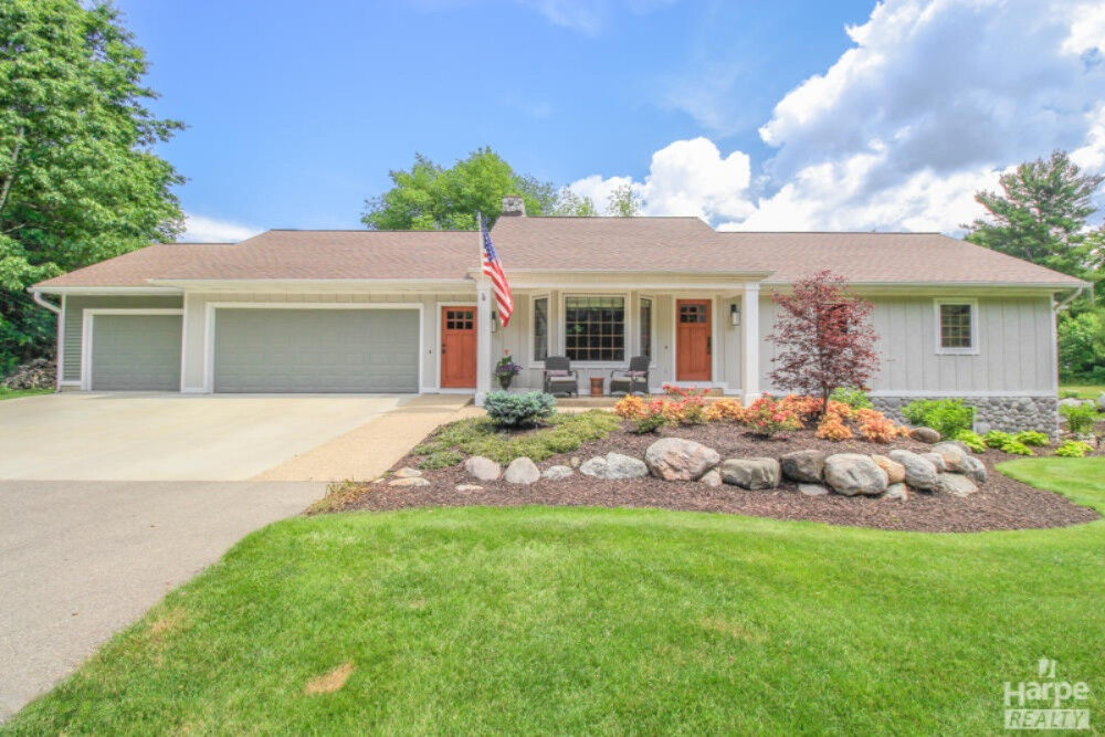 Property Photo:  17001 Lakeview Road  MI 49424 