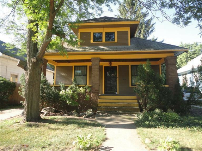 Property Photo:  916 Myrtle Street NW  MI 49504 