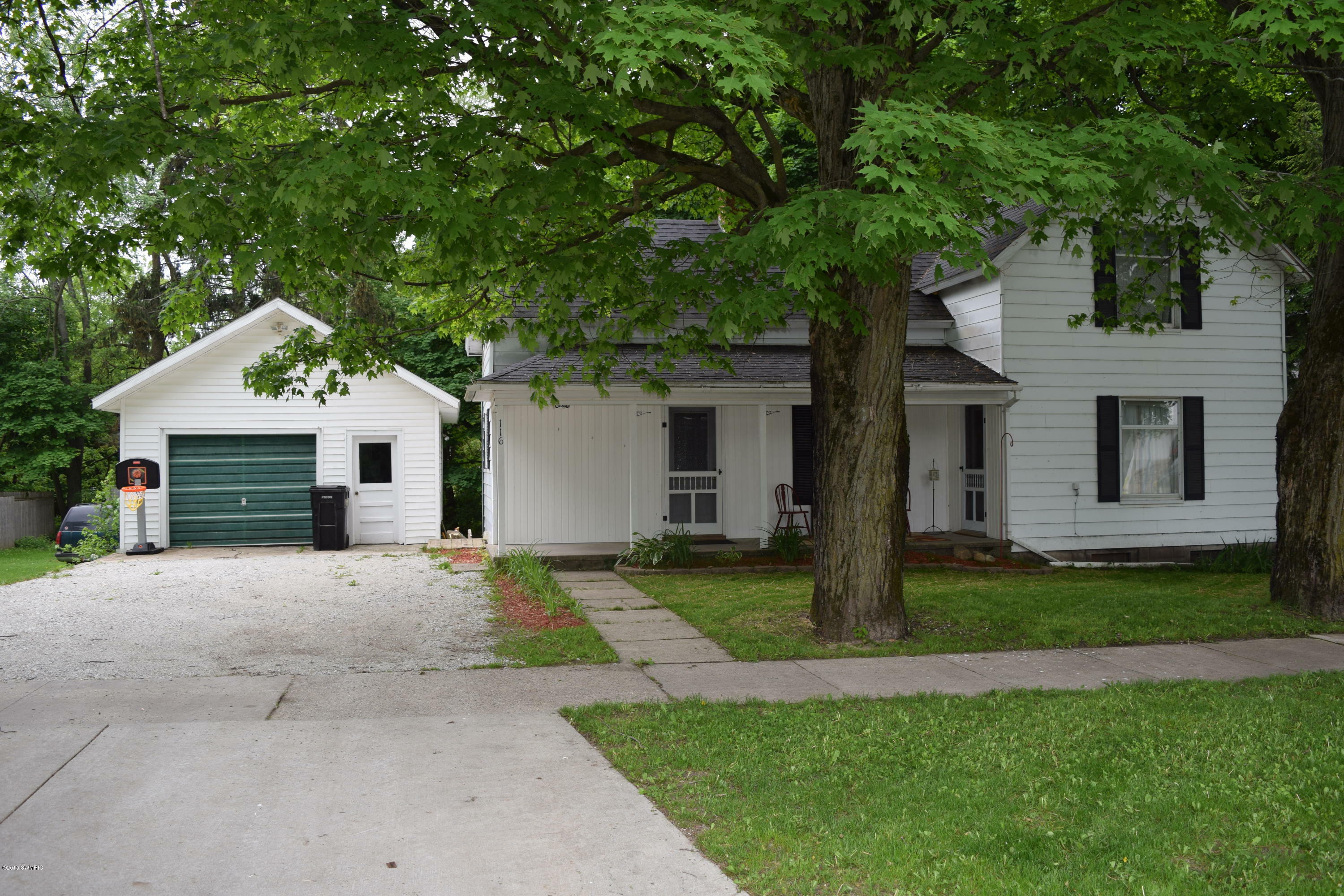 Property Photo:  116 E State Street  MI 49327 