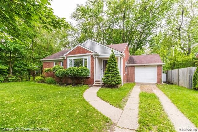 Property Photo: 1186 S Eton Street MI 48009