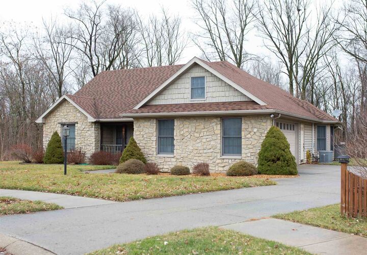 729 Arcadia Court  Kendallville IN 46755 photo