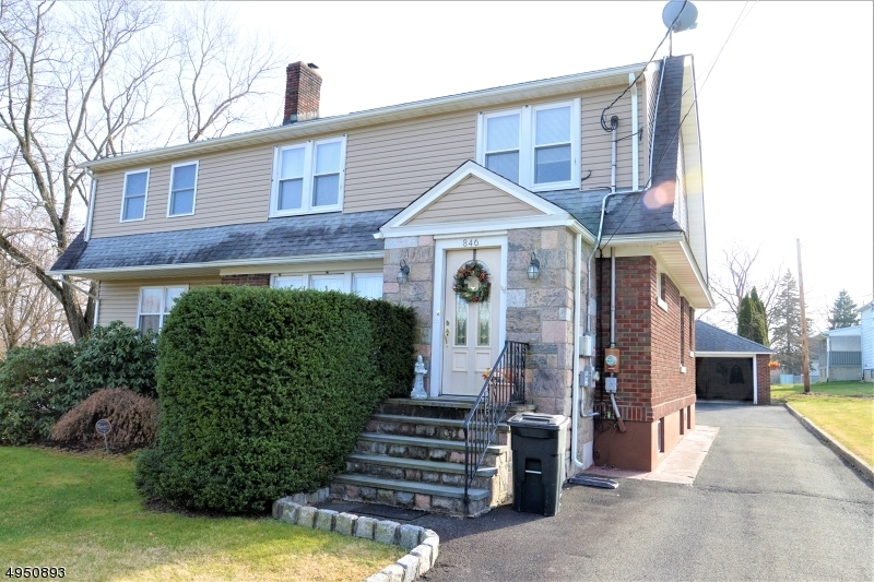 Property Photo:  846 Ratzer Rd  NJ 07470 