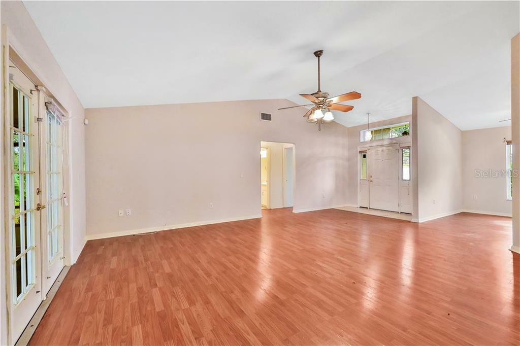 Property Photo:  8141 Westmont Avenue  FL 33810 