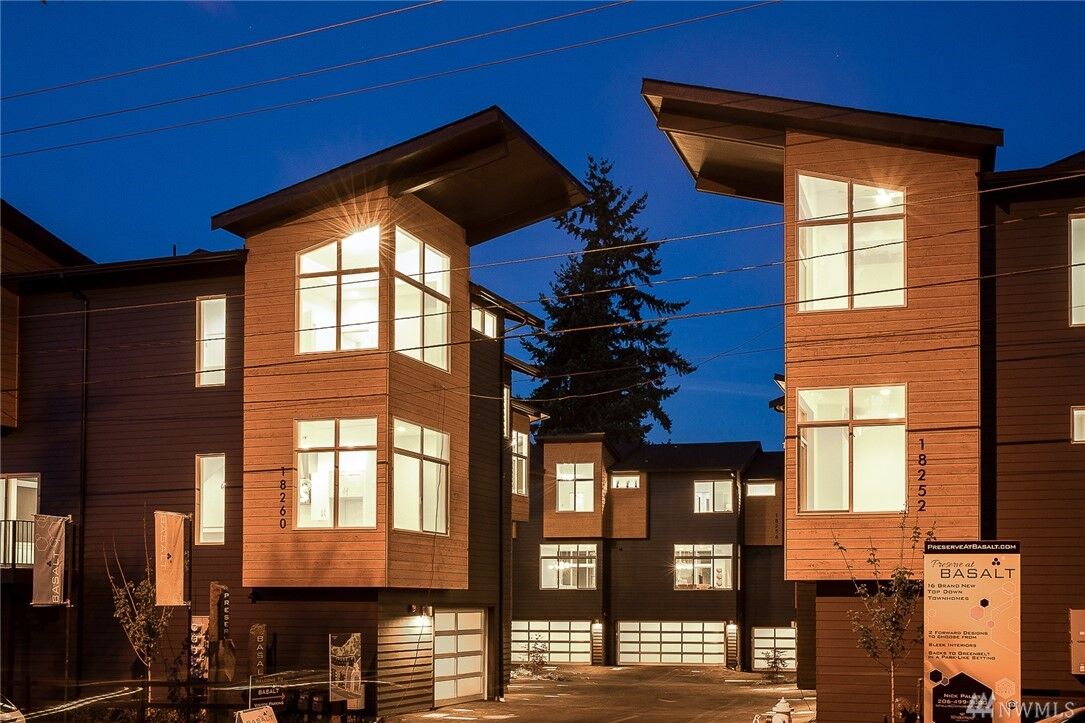 Property Photo:  18252  73rd Avenue NE 103  WA 98028 