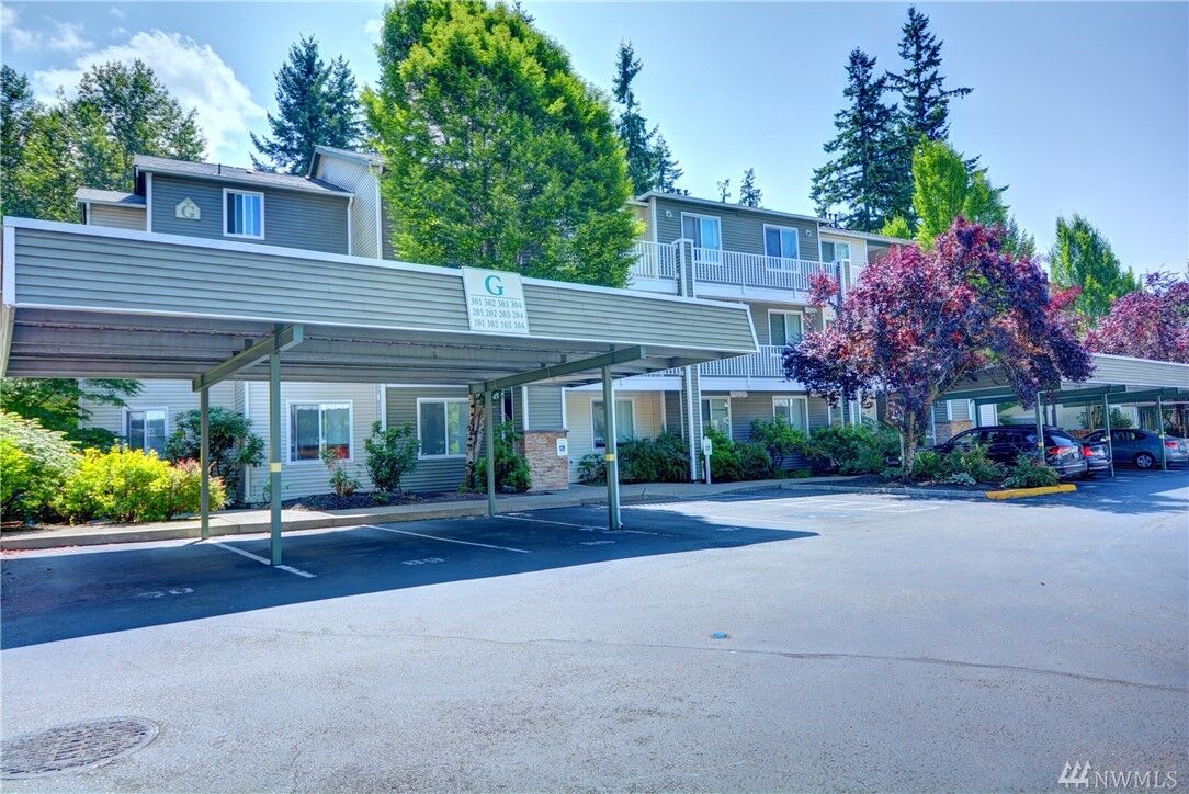 Property Photo: 12530 Admirality Wy G103 WA 98204