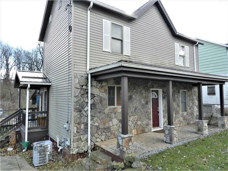 Property Photo:  904 Unity Street  PA 15650 