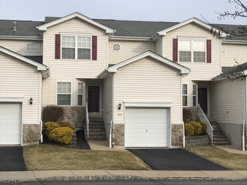 107 Heritage Ln  Hamburg Boro NJ 07419 photo