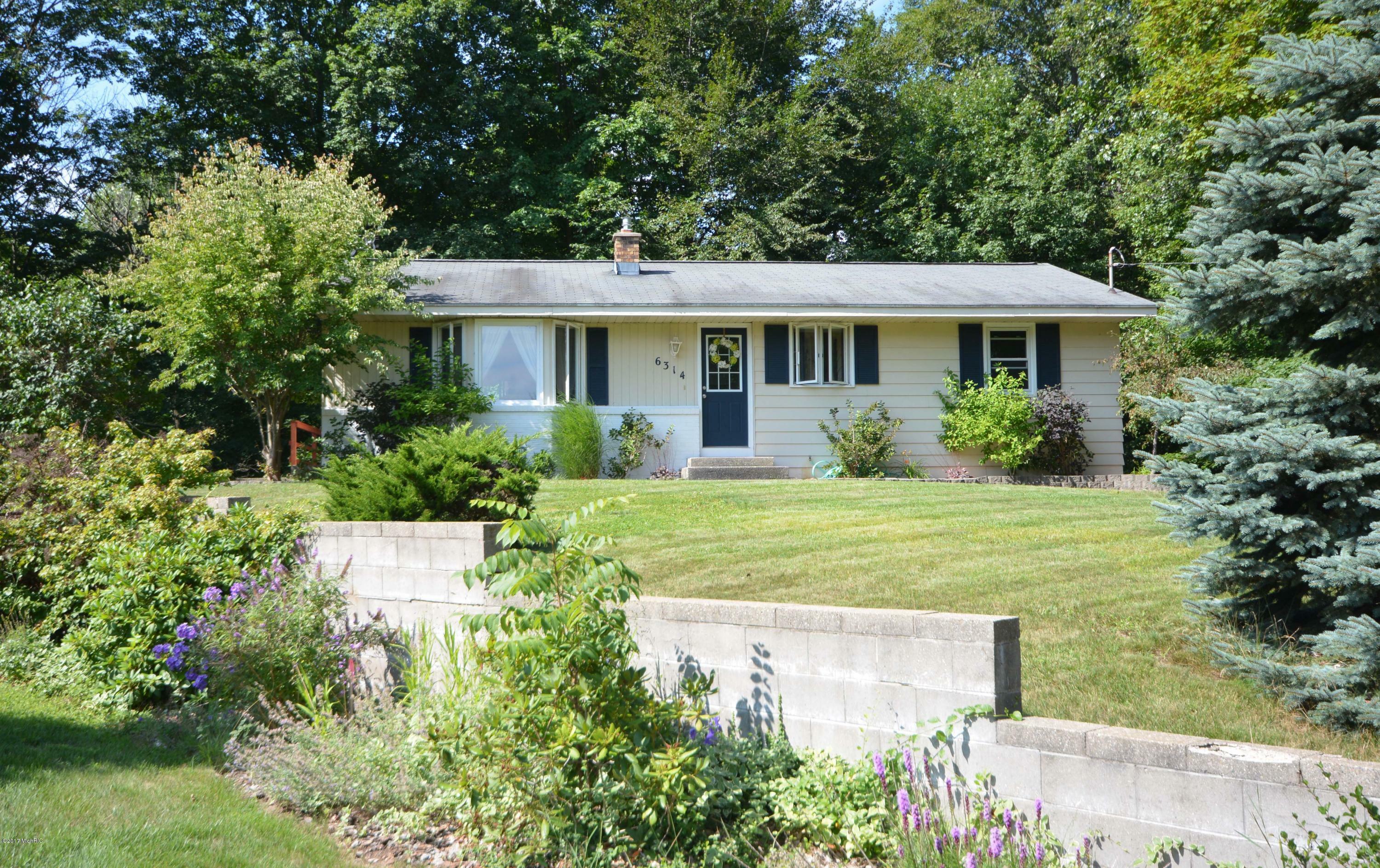 Property Photo:  6314 Woodcliff Street  MI 49423 