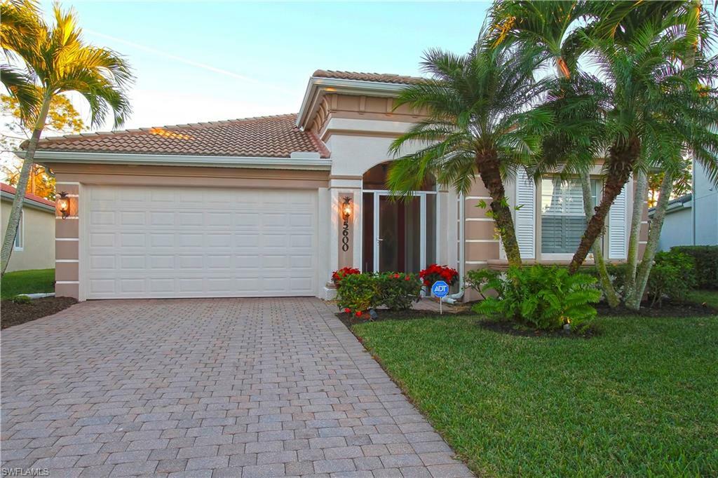 Property Photo: 5600 Lago Villaggio Way FL 34104