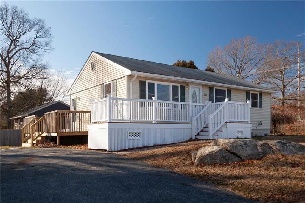 Property Photo:  223 Warren Av  RI 02878 