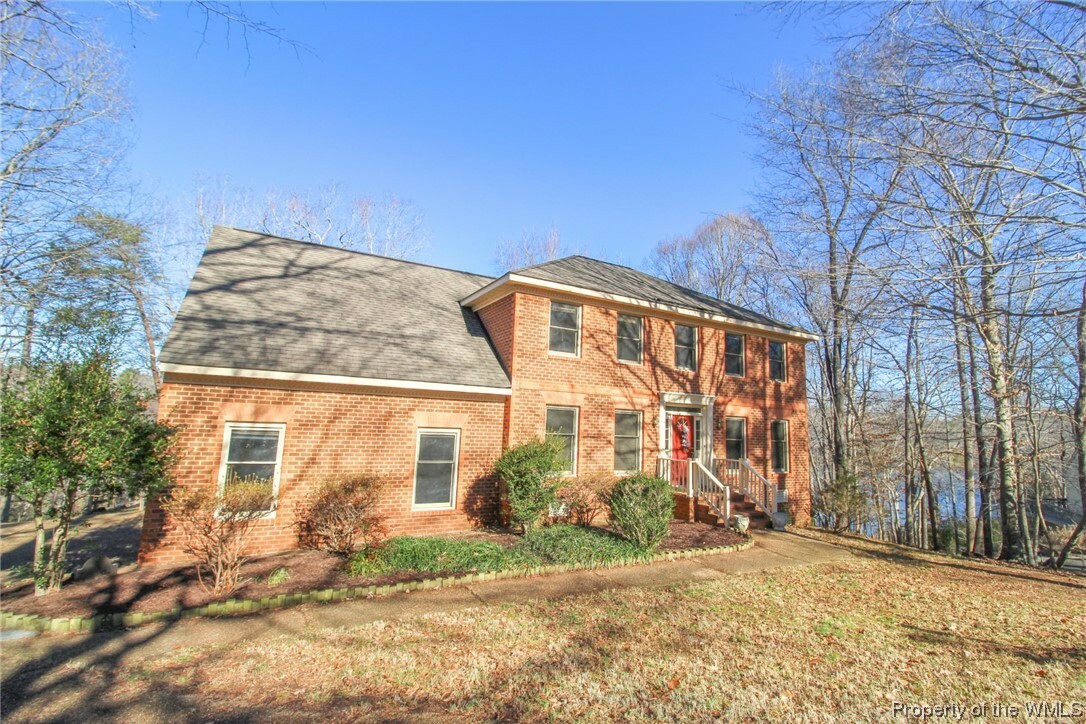 Property Photo:  104 Tudor Drive  VA 23188 