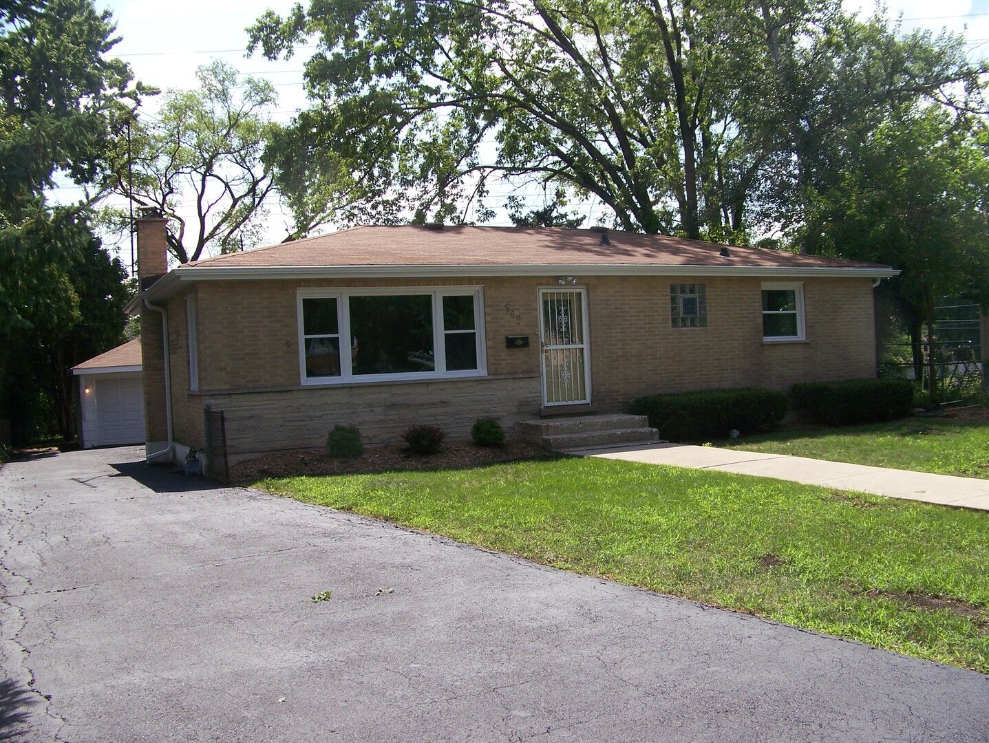 Property Photo:  649 South Wisconsin Avenue  IL 60101 