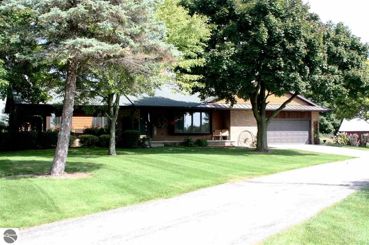 Property Photo:  2596 N Winn Road  MI 48858 