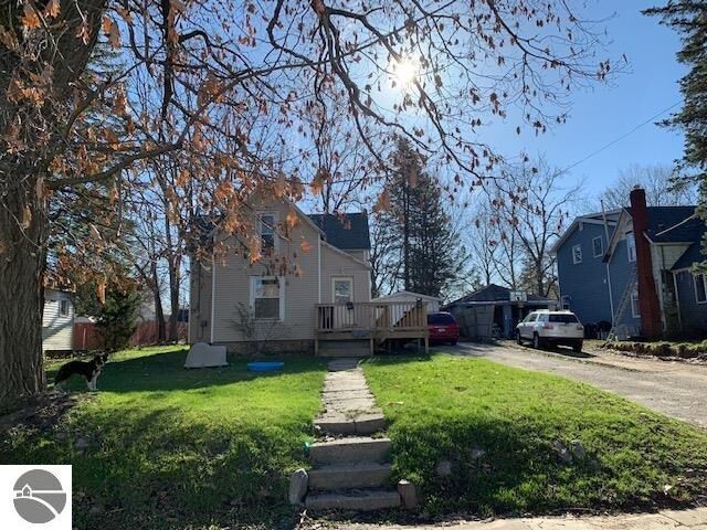 Property Photo:  206 N Grover Avenue  MI 48801 