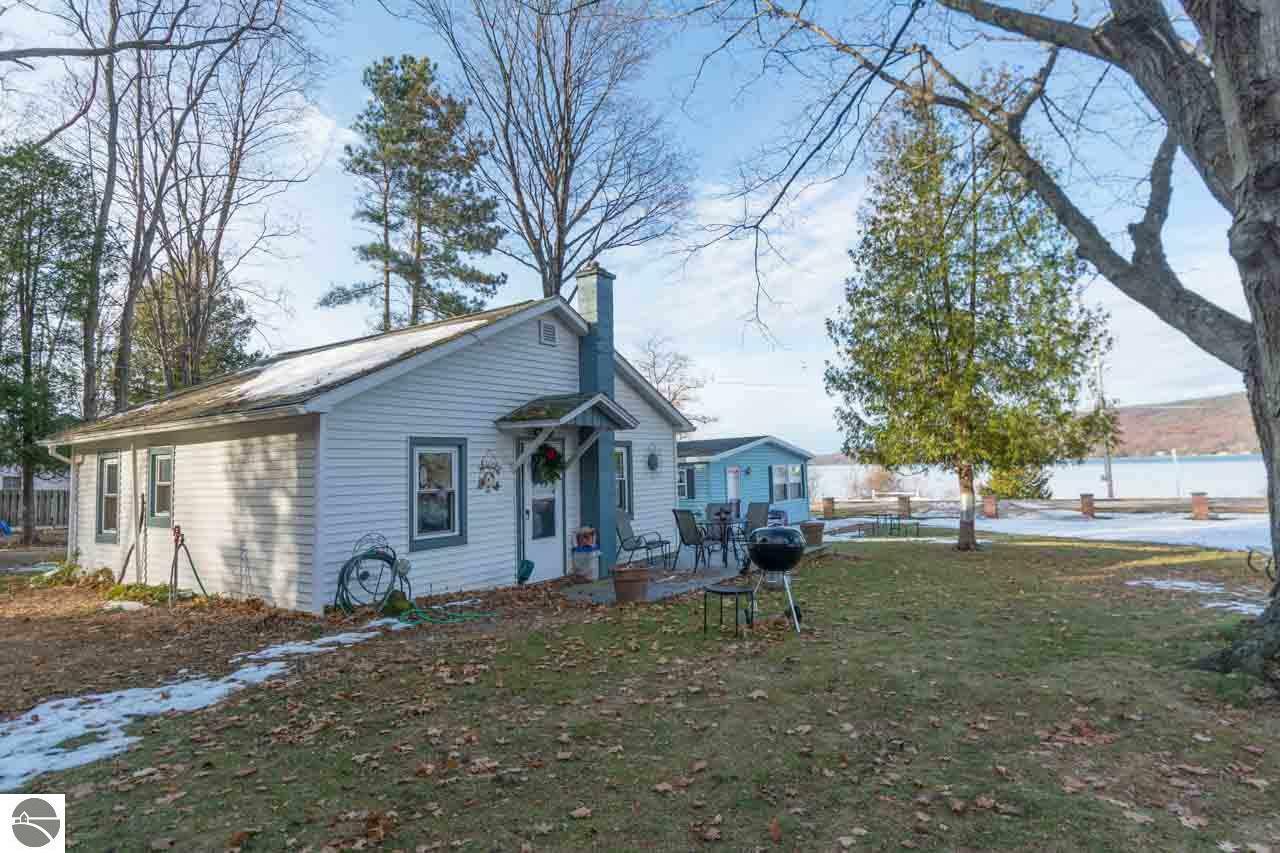 Property Photo:  7121 W Glenmere Road  MI 49630 