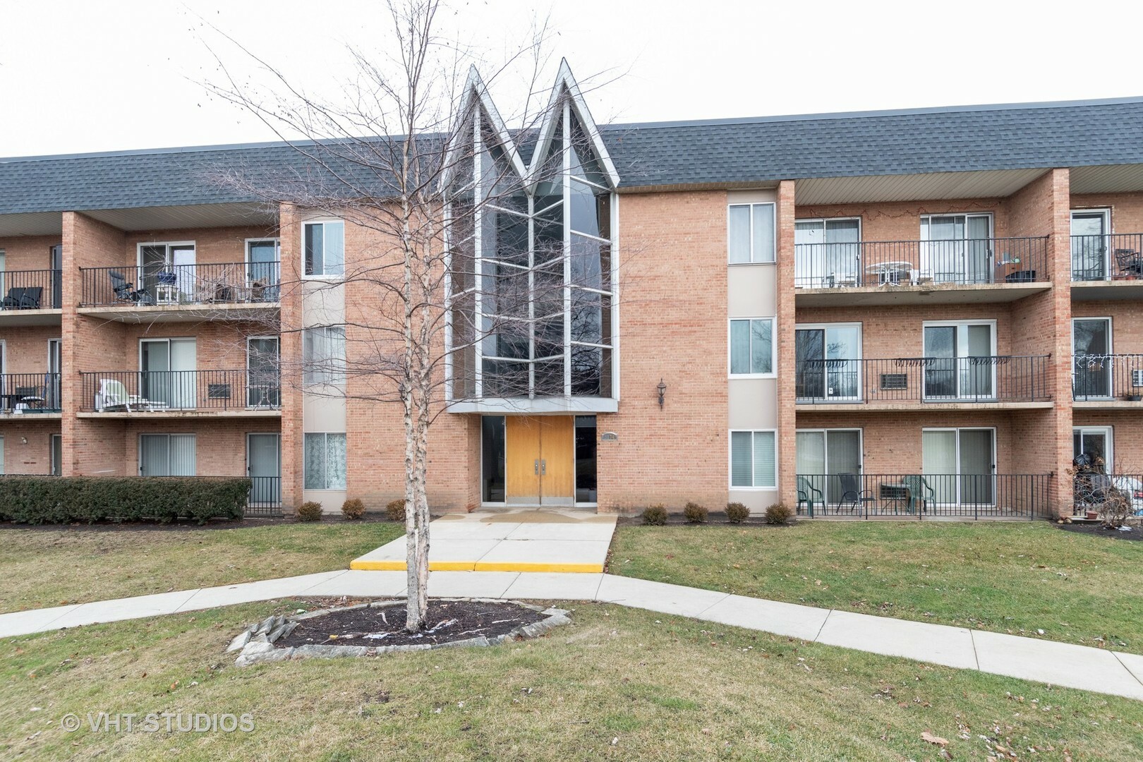 Property Photo:  1104 North Mill Street 104  IL 60563 