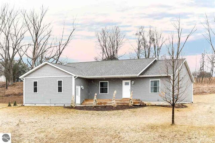 1663 Cardinal Lane  Traverse City MI 49696 photo