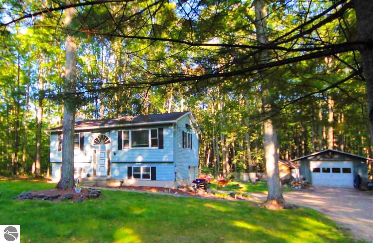 9019 Hodge Road  Kingsley MI 49649 photo