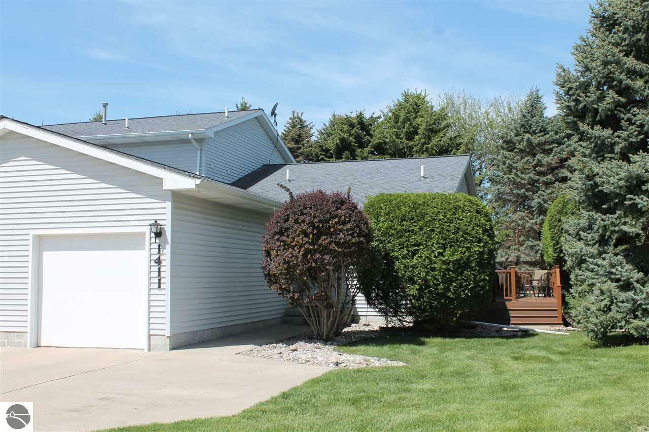 Property Photo:  1411 E East Gaylord Street  MI 48858 