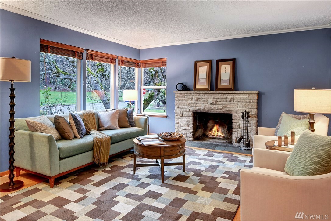 Property Photo: 7550 Fauntleroy Wy SW WA 98136