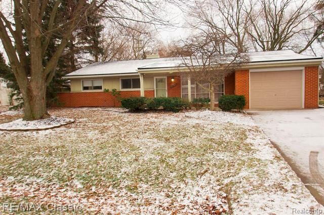 Property Photo:  24130 Willowbrook  MI 48375 