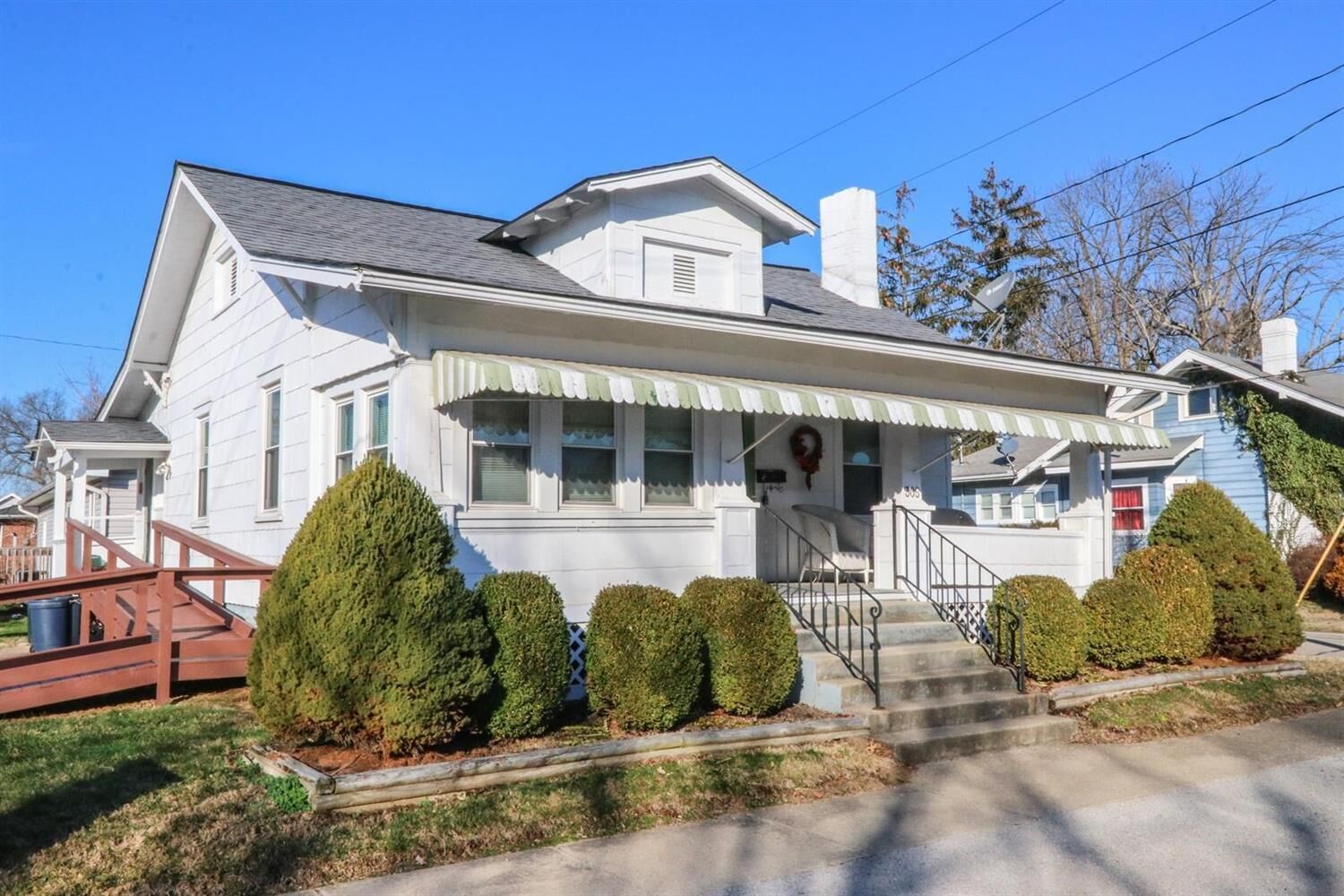 Property Photo:  305 N Green St  OH 45121 
