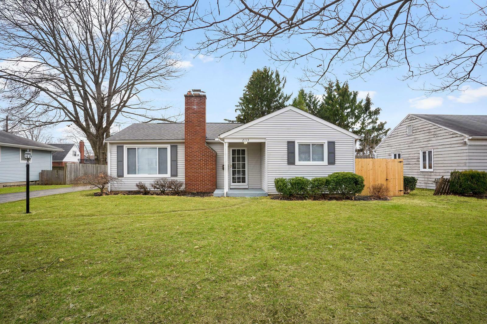 Property Photo:  2113 Zollinger Road  OH 43221 