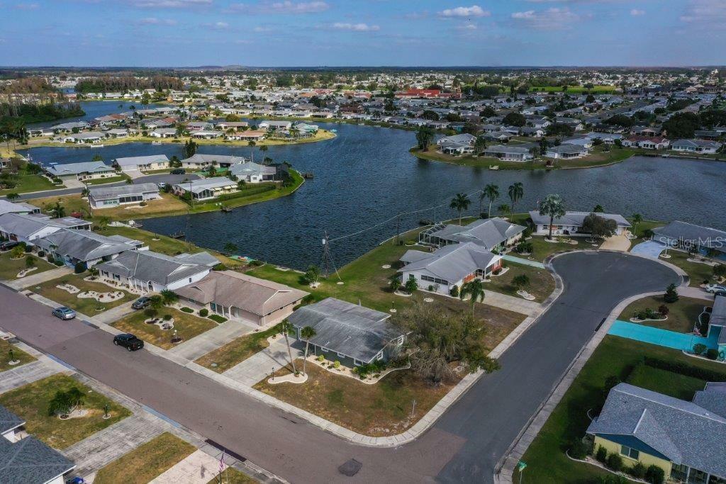 Property Photo:  1217 Fordham Drive  FL 33573 