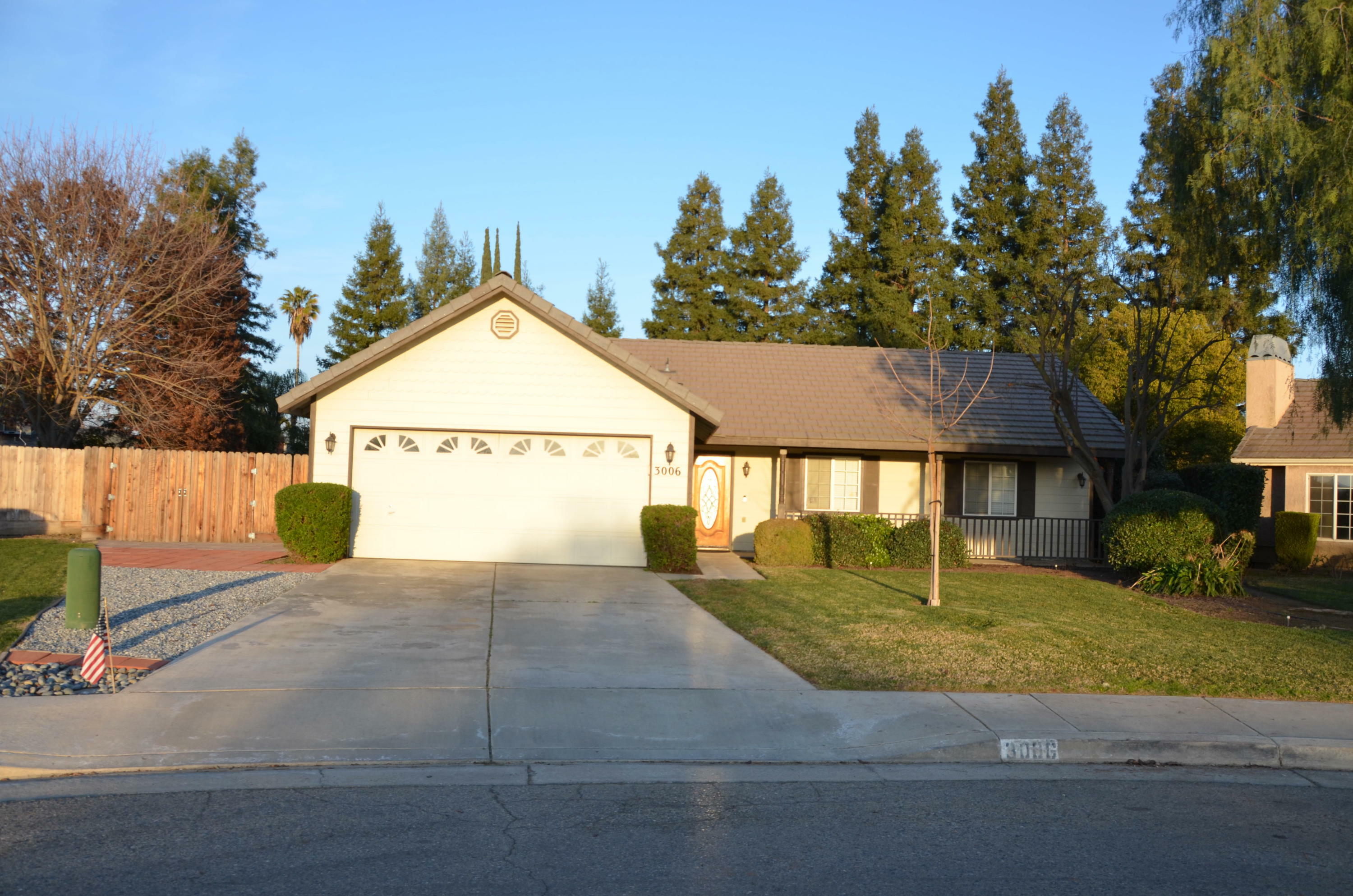 3006 W Loyola Court  Visalia CA 93277 photo