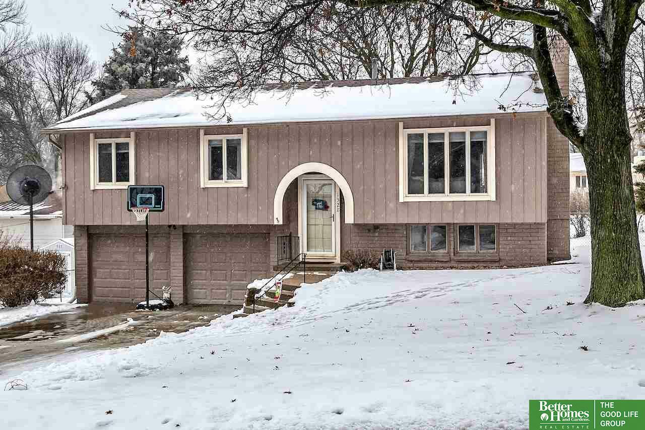 Property Photo:  1328 S 165th  NE 68130 