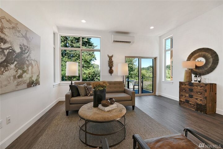 Property Photo: 18256 73rd Ave NE 102 WA 98028