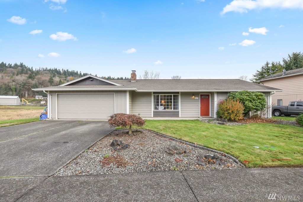 Property Photo:  5623  Finch Drive  WA 98632 