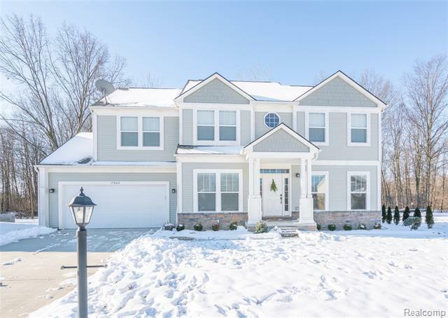 Property Photo: 15862 Pebblebrook Drive MI 48111