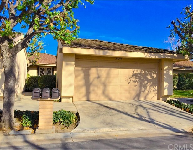 Property Photo:  32042 Via Canela  CA 92675 