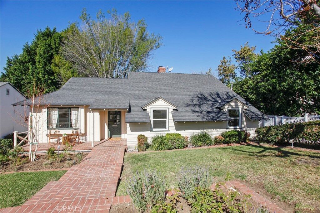 Property Photo:  8101 Ocean View Avenue  CA 90602 